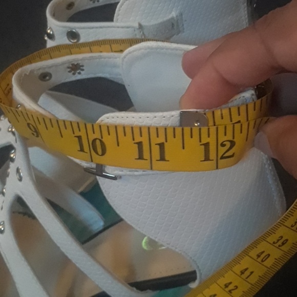 Women's Caged Platform Style Stiletto Heels - Picture 8 of 8